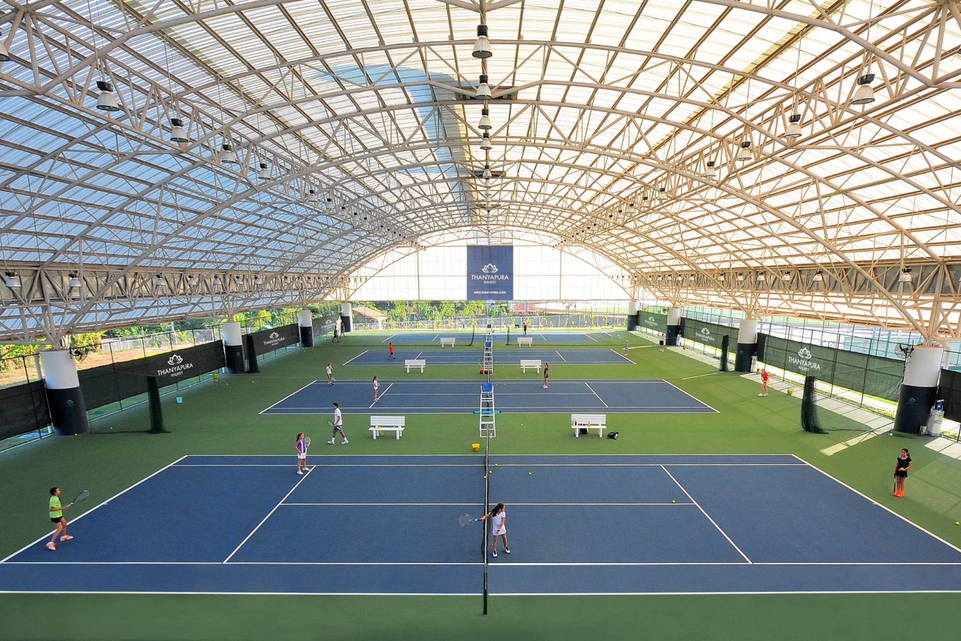 Thanyapura_Health_Sports_Resort_Phuket_Tennis_court_high (1)