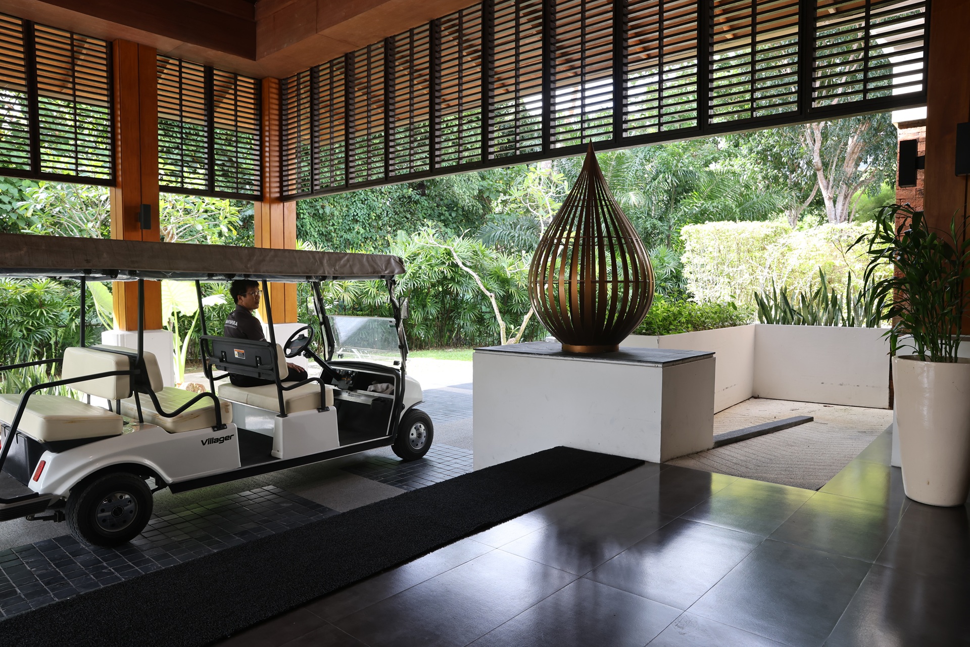 Thanyapura-Health-Sports-Resort-Phuket-paralympic-slope-walk-way-9